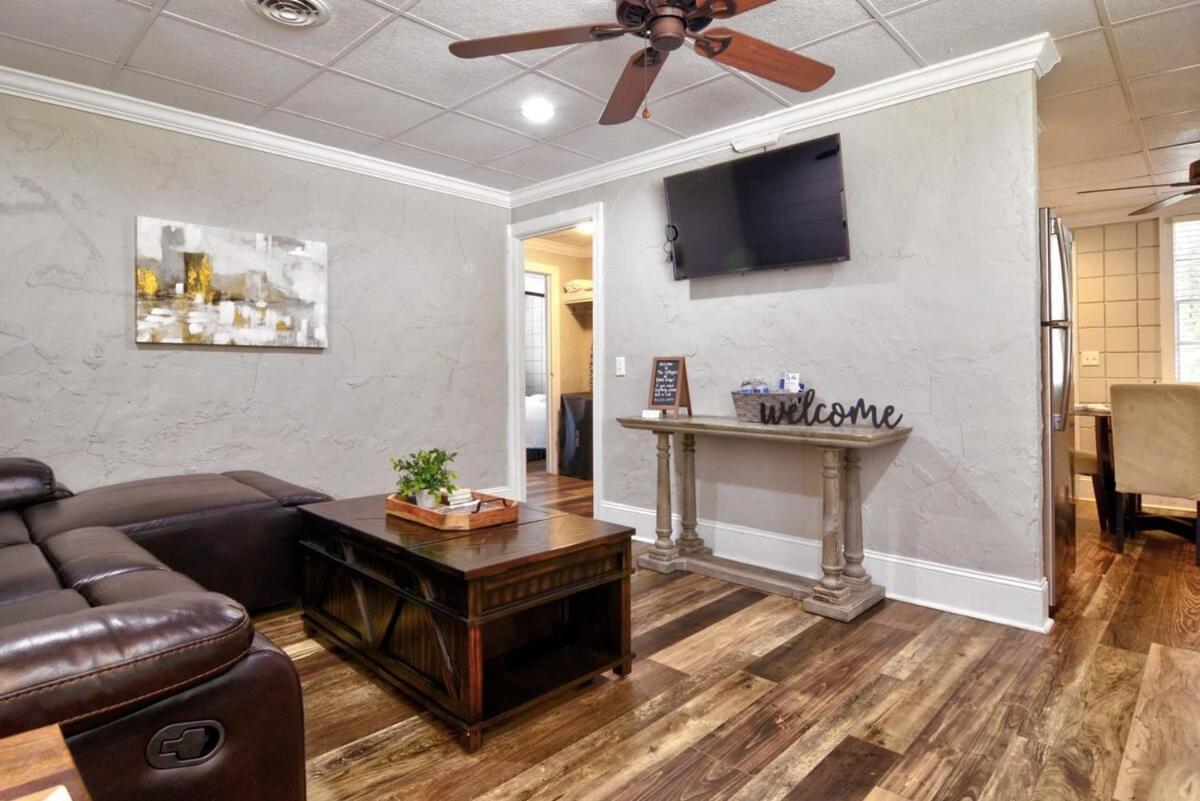 Comfortable Cottage On The Blue Mile - Close To Gsu! ステイツボロ エクステリア 写真
