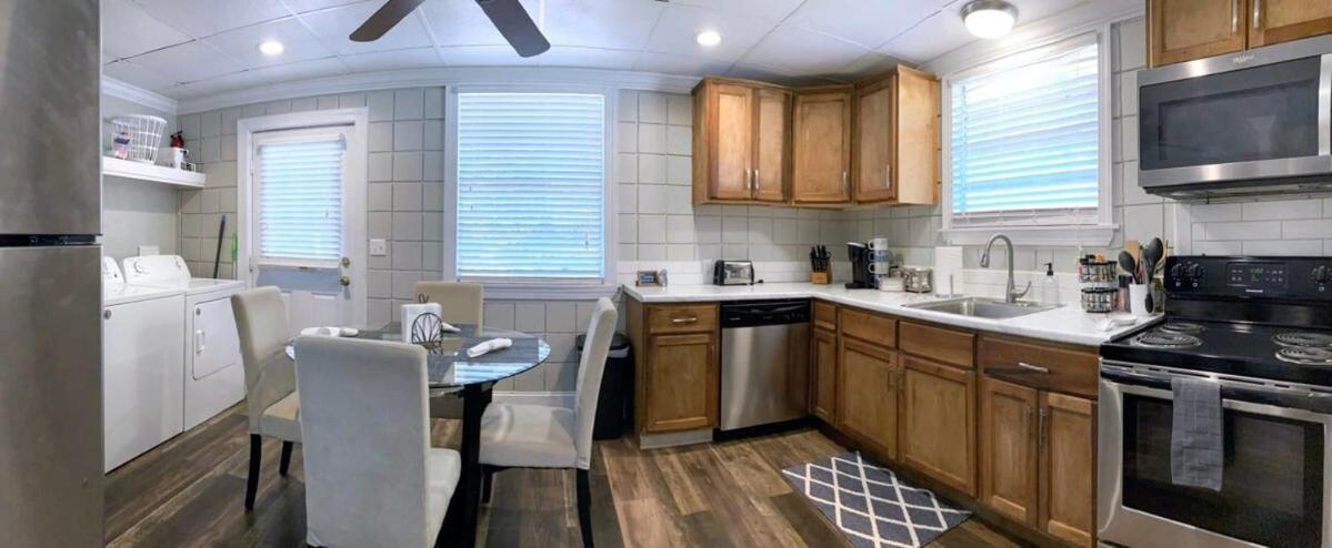 Comfortable Cottage On The Blue Mile - Close To Gsu! ステイツボロ エクステリア 写真